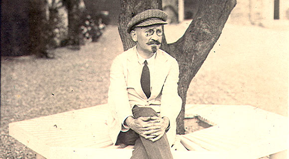 Spendiaryan in Sudak summerhouse yard (Sudak, 1912)